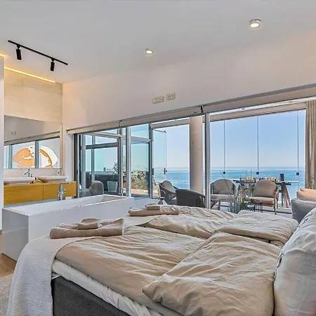 Stunning Luxurious Penthouse With Panoramic Views. *