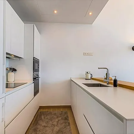 Apartment Stunning Luxurious Penthouse With Panoramic Views.