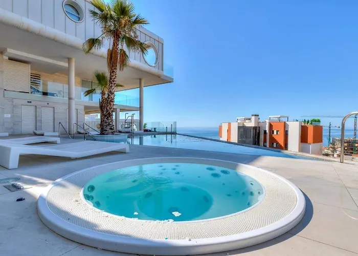 דירה Stunning Luxurious Penthouse With Panoramic Views. פואנגירולה