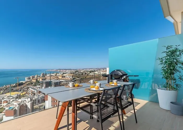 Stunning Luxurious Penthouse With Panoramic Views. דירה