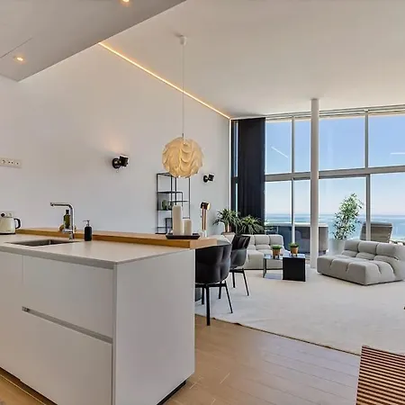 Appartement Stunning Luxurious Penthouse With Panoramic Views.