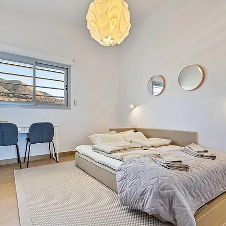 Stunning Luxurious Penthouse With Panoramic Views. فوينخيرولا