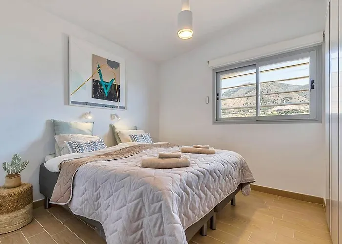 Stunning Luxurious Penthouse With Panoramic Views. Appartement *