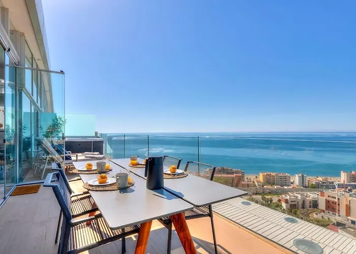 Appartement Stunning Luxurious Penthouse With Panoramic Views.