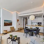 Stunning Luxurious Penthouse With Panoramic Views. Apartman