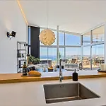 Stunning Luxurious Penthouse With Panoramic Views. *