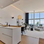 Apartman Stunning Luxurious Penthouse With Panoramic Views.