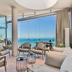 Apartman Stunning Luxurious Penthouse With Panoramic Views.