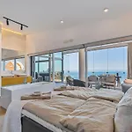 Stunning Luxurious Penthouse With Panoramic Views. *