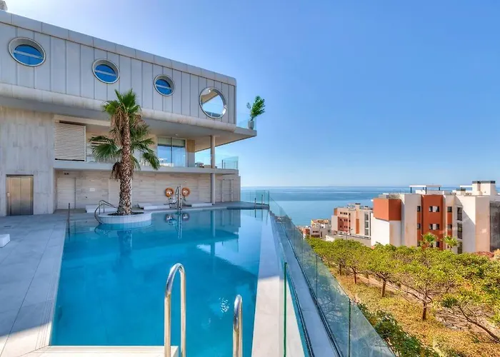 Stunning Luxurious Penthouse With Panoramic Views. Апартаменти